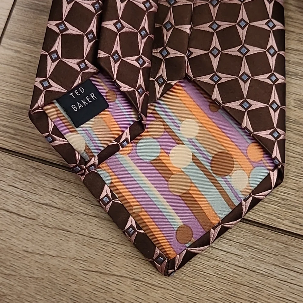 TED BAKER Abstract Metallic Brown‎ Pink Square Pattern Red Silk Tie